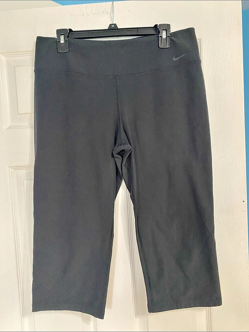 Nike Dri-FIT Women's Black Leggings Size XL good condition